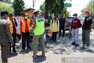 Petugas gabungan giatkan penegakan protokol kesehatan di Jateng