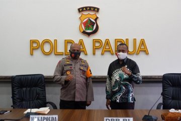 Anggota DPR Yan Mandenas ketemu Wakapolda Papua bahas isu kekinian