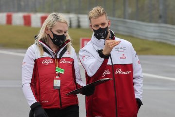 Abu Dhabi kesempatan terakhir debut latihan Schumacher di F1