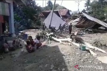 Tangani pascabanjir Donggala-Sulteng, alat berat dikerahkan ke lokasi