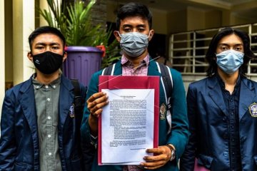 Mahasiswa tuntut pembebasan empat rekannya
