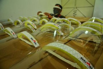 Bantuan pelindung wajah