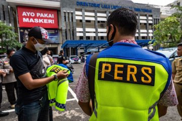 Rompi Khusus Kepada Wartawan