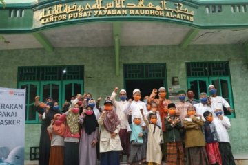 Rumah Zakat salurkan 2.554 masker kepada 17 pesantren