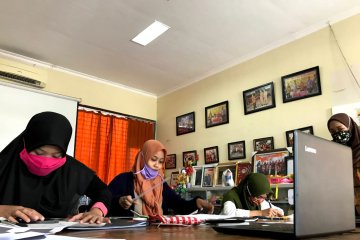 Berkah pandemi, sahabat tuli Pertagas hasilkan karya fesyen berkelas