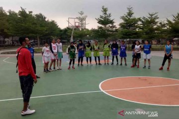 Legenda basket digaet Kabupaten Bekasi kejar medali Porda Jabar