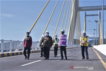 Presiden resmikan Jembatan Teluk Kendari