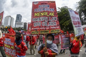 MK gagalkan omnibus law setelah Jokowi dicecar mahasiswa? Ini faktanya