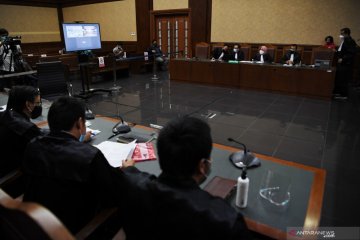 Sidang dakwaan Nurhadi dan Rezky Herbiyono