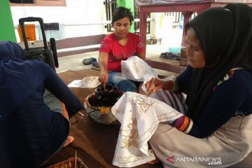 Seuntai harapan dari Rumah Batik