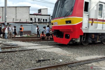 Dua orang tewas akibat kecelakaan di rel kereta Kampung Bahari