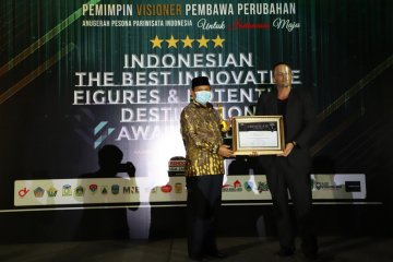Bupati Aceh Besar meraih penghargaan Innovative Figures