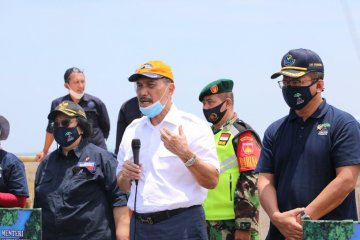 Selaraskan kelestarian dan pemulihan ekonomi, KLHK inisiasi padat karya penanaman mangrove