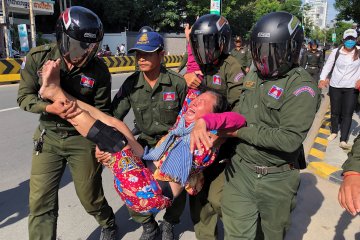 Kamboja bubarkan protes soal pangkalan militer China