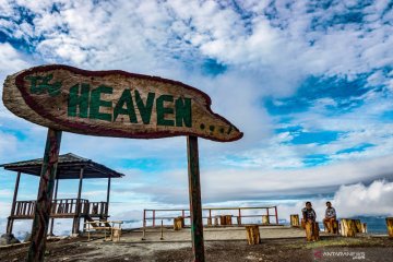 Panorama dari Puncak Heaven Ifar Gunung Sentani