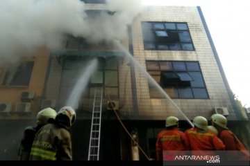 65 personel diturunkan padamkan kebakaran ruko di Jakarta Pusat