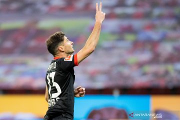 Dwigol Lucas Alario bantu Leverkusen menang 3-1 atas Augsburg