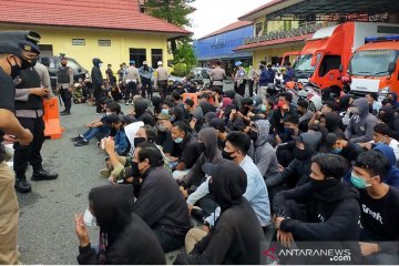 Polda Kalsel tetapkan dua mahasiswa tersangka unjuk rasa malam hari