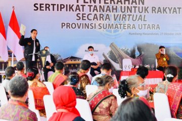 Presiden Jokowi serahkan 22.007 sertifikat tanah di Humbang Hasundutan