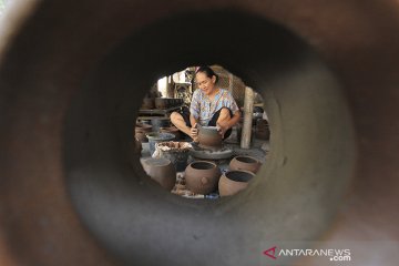 Kerajinan gerabah Cirebon
