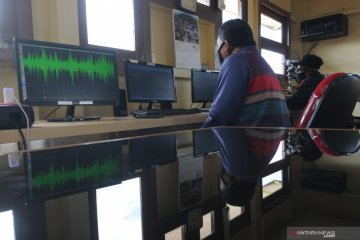 Pengamatan aktivitas Gunung Merapi