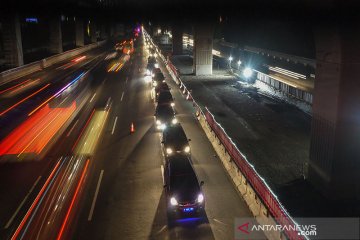 Jalan Tol Jakarta-Cikampek arah Jakarta sempat di "contraflow"