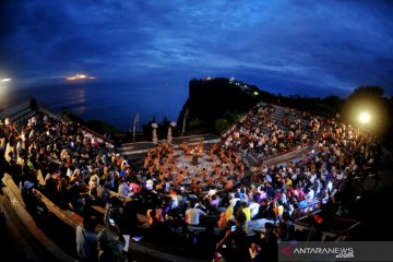 Tari Kecak Uluwatu pentas kembali