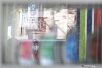 Foto Cerita : Tetap Melayani