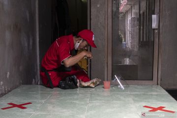 Foto Cerita : Tetap Melayani