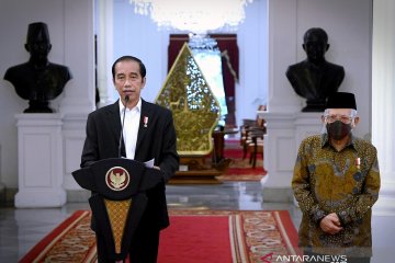 Kemarin, Jokowi kecam pernyataan Macron hingga Megawati soal milenial