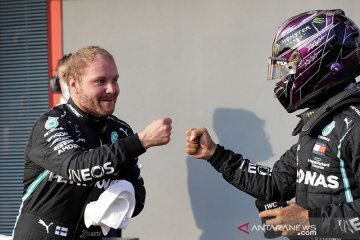 Bottas rebut pole position dari Hamilton ketika F1 kembali ke Imola