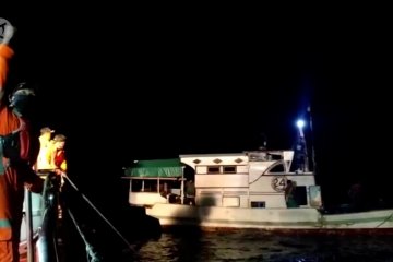 Basarnas Kendari evakuasi sembilan nelayan di perairan Buton