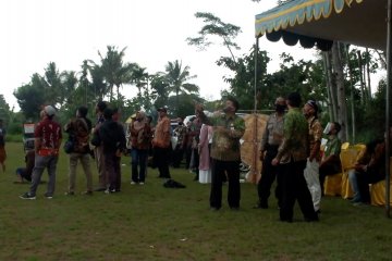 Lomba layang-layang batik sambut hari batik nasional