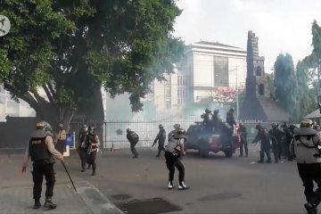 Perusuh demo tolak UU Cipta Kerja di Semarang diamankan