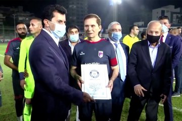 Ezzeldin Bahader, pesepakbola profesional tertua di dunia