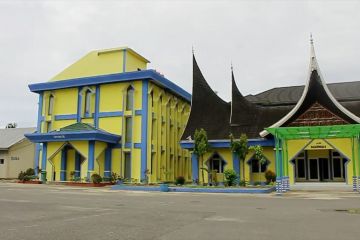 COVID-19 melonjak, Sumbar pertimbangkan Asrama Haji Padang jadi tempat isolasi