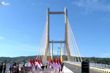 Presiden Jokowi resmikan Jembatan Teluk Kendari