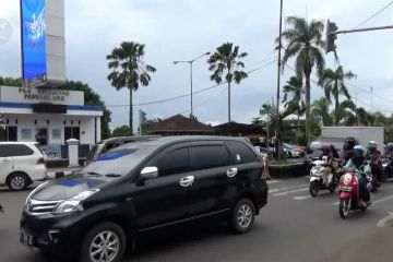 Antisipasi kemacetan panjang, Satlantas Polres Pandeglang berlakukan sistem satu arah