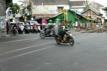 Melanggar perlintasan sebidang kereta api terancam denda Rp750 ribu