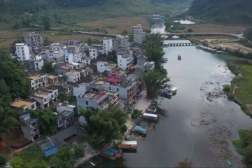 Jelajahi objek wisata Goose Spring yang indah di China selatan