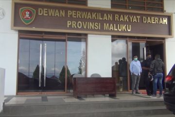 Sebanyak 51 pegawai di kantor DPRD Maluku terpapar COVID-19