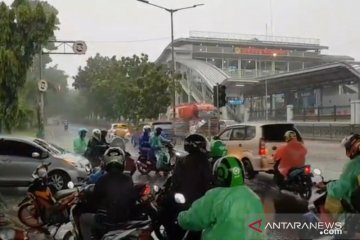 Sebagian lampu lalu lintas di Jaktim padam akibat gangguan listrik