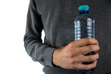 Batas waktu maksimal gunakan botol air kemasan sekali pakai