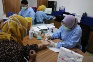 KAI Cirebon catat 15 orang penumpang reaktif saat tes cepat COVID-19