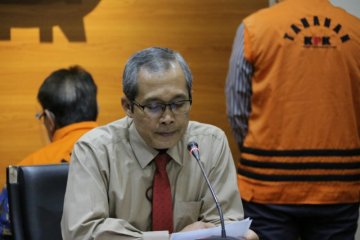 KPK menahan 3 tersangka baru kasus korupsi di PT DI