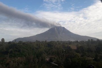 Erupsi Gunung Sinabung, luncurkan awan panas 1.500 meter