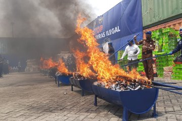 Bea Cukai Banten musnahkan barang milik negara bernilai Rp13,8 miliar