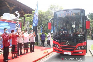 Gubernur Bali luncurkan uji coba angkutan shuttle bus listrik