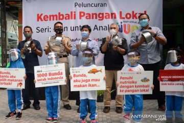 Kegiatan "Ikan untuk Anak" aksi 1000 Bunda untuk Indonesia