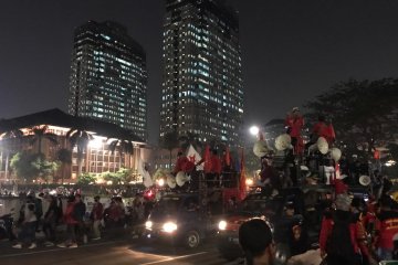 Buruh dan mahasiswa bubar usai demo di Patung Kuda